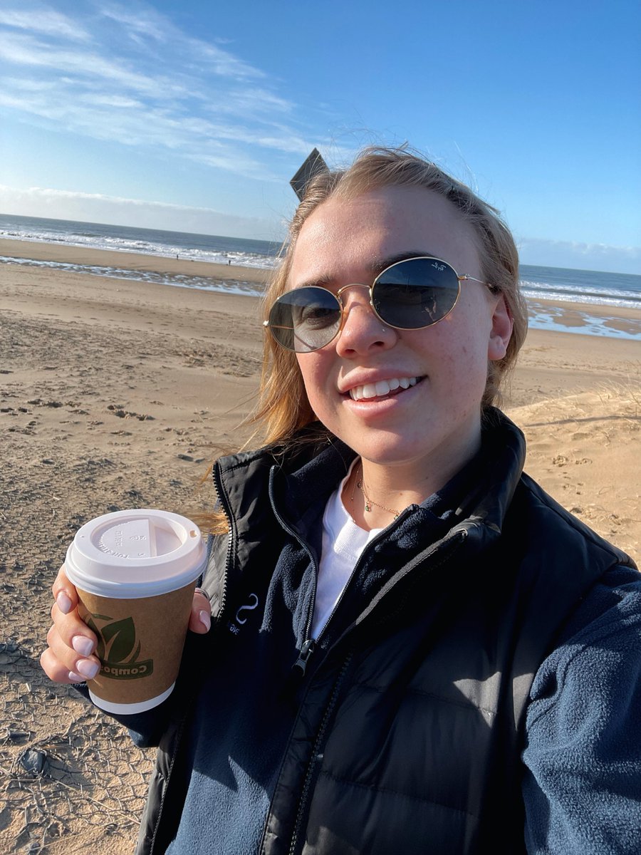 Some pictures from Thursdays Well-being Walk for the proposals team 🌞

Feeling lucky to have these beautiful scenes right on my doorstep! This was a great opportunity to catch up and exercise team building. 

We also expanded our team to 3 sandy pups for the morning 🐶