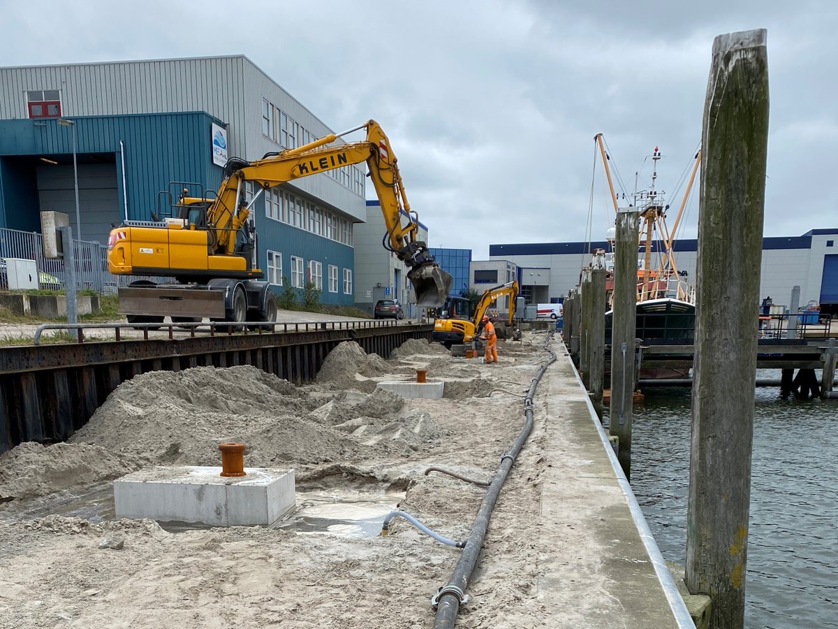 KleinWieringen's tweet photo. Klein Wieringen zoekt personeel. Wij hebben momenteel de volgende twee vacatures:

- Vakman/vakvrouw waterbouw 
- Uitvoerder waterbouw

Zie onze vacaturepagina voor meer informatie:
https://t.co/GRMfJsH8Hc

Voor meer informatie over onze projecten:
https://t.co/wYjCB3H3Q4 https://t.co/FaWWI4dwMC