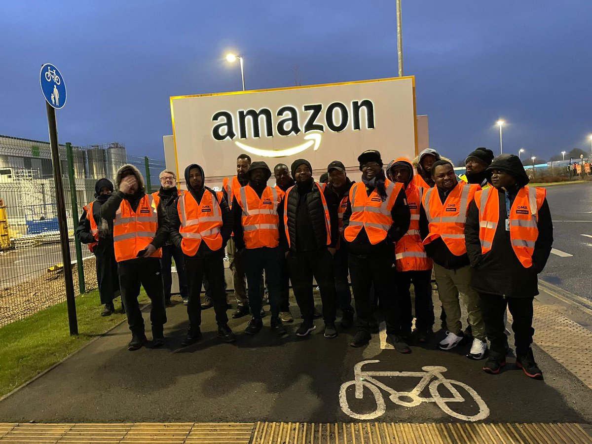 Mood on the picket line is sky high.

Amazon is one of the worlds most profitable companies and GMB members are determined to win the fair pay they deserve.

2/3