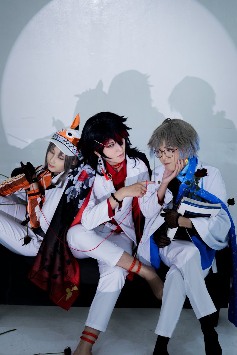 chikairiw_'s tweet photo. Mystery of Love🥀

Vox: @bg_leticia 
Ike: @KKurisuna 
Mysta: me

#Voxakuma #IkeEveland #MystaRias #Nijisanji #NIJISANJI_EN #Vtuber #cosplay https://t.co/KZtD4LQmkU