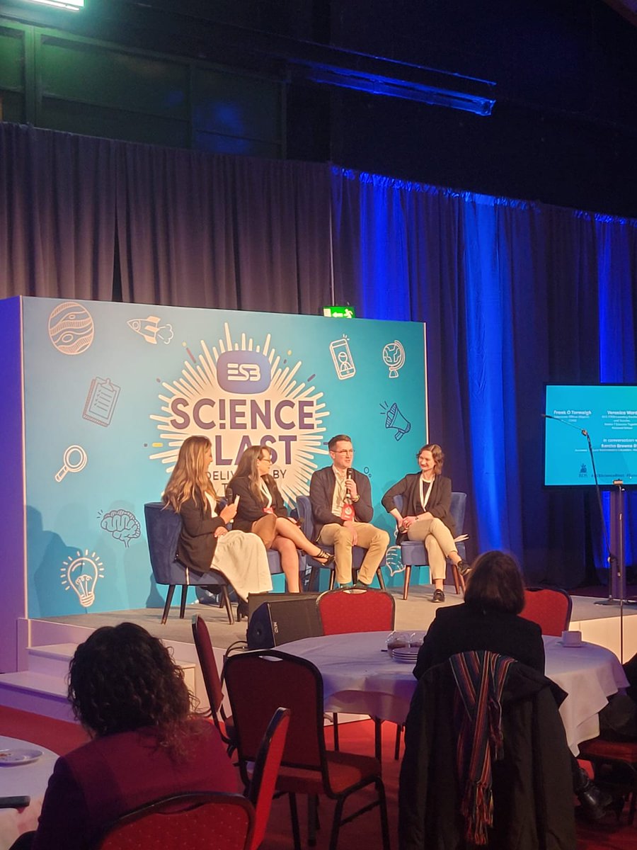 AFPatrunachta's tweet image. Táimid ag seoladh #ESBScienceBlast ar maidin. Ag súil go mór le Lá Mór na Gaeilge Déardaoin @CoggOid @esbscienceblast @TheRDS