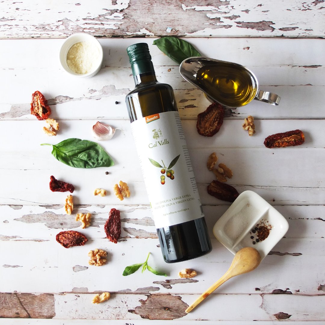 calvallseco's tweet image. 💬 Ets més de pesto verd 💚 o vermell ❤️?

👉 Siguis del que siguis, millor si és 🧑‍🍳amb oli d’oliva verge extra d&apos;extracció en fred #ecològic i #biodinàmic 😋

#calvalls #oove #aaove #aceitedeolivavirgenextra #agriculturabiodinamica #biodynamicfarming #demeter