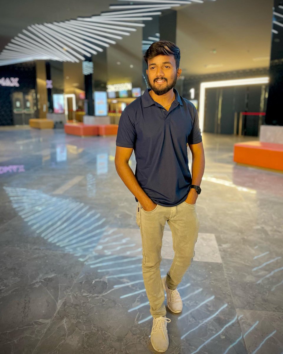 aravindrio_act's tweet photo. Hlo guys 😃 #aravindrio #movietime #dharumapuri #Artists #actor #model #LoveToday https://t.co/Rq6Tg76IOK