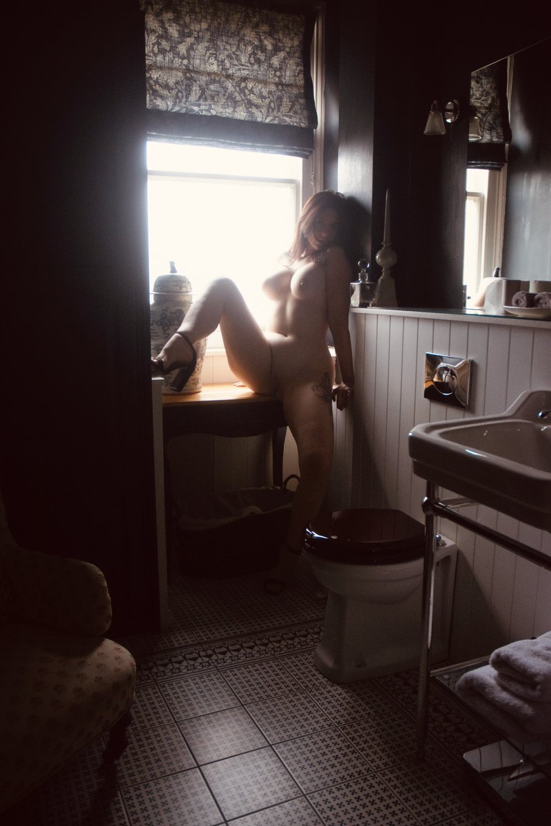 mooreerinxxx's tweet photo. Love these photos taken by @promoemxxxhubby 

100 retweets and I’ll post some more from the set https://t.co/7f7xOErOk7