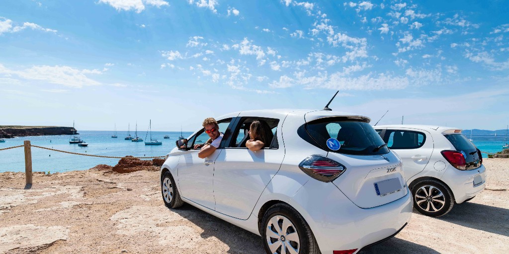 formotor's tweet photo. Una de las preguntas que más nos hacéis antes de venir de vacaciones a Formentera 🏝 es qué tipo de vehículo 🚙🛻🛵🏍🚗 recomendamos para poder desplazaros y conocer la isla. te lo contamos todo en nuestro nuevo post 👉 https://t.co/Lh1Yj8HCzH

#Formotor #Formentera #rentacar https://t.co/eSuax8tMbB
