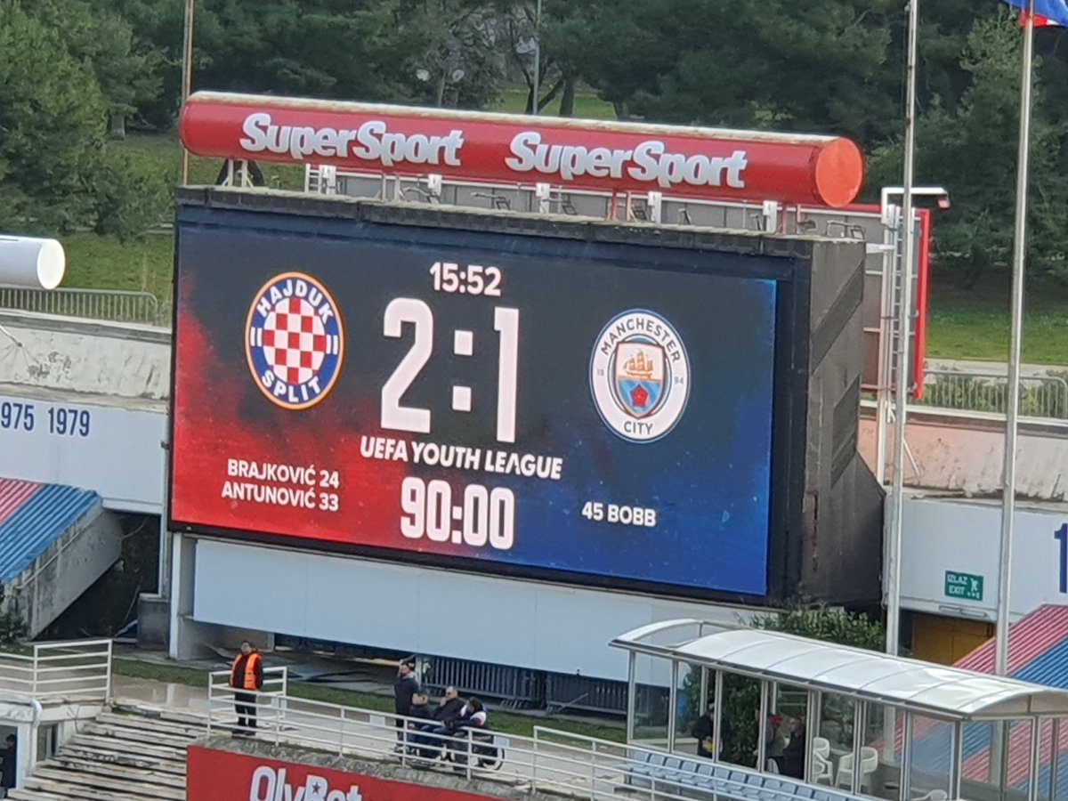Bez četiri najbolja igrača dobili Manchester City i ušli u četvrtfinale juniorske Lige prvaka.

Gledajte dicu i učite! 👊💪