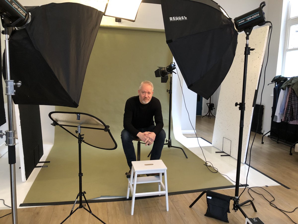 Time for some new headshots today courtesy of <a href="/RGStudiosLtd/">RG Studios</a> Looking forward to seeing the finished results. 📸 #actorslife #casting #headshots