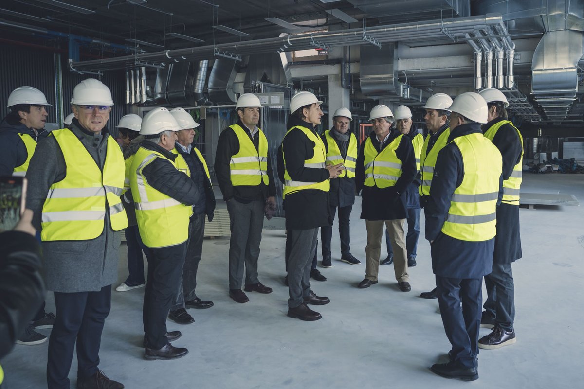 aitex_es's tweet photo. 🔊AGENDA AITEX. @CarlosMazon40, presidente de la @dipuAlicante ha visitado hoy las nuevas instalaciones de #AITEX como parte de una acción organizada por la Asociación de Empresarios Textiles de la Comunidad Valenciana @atevaltextil

#ATEVAL #textil #industriatextil https://t.co/X2xVBYLgWX