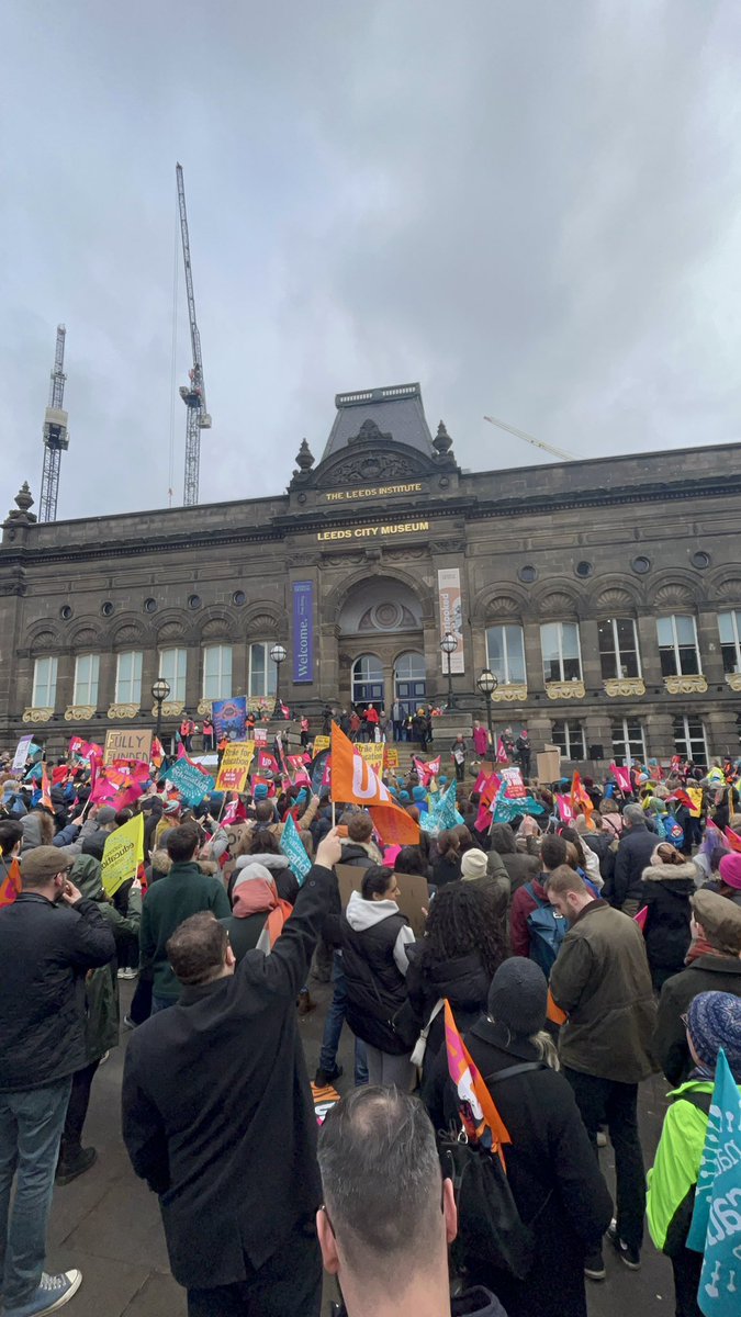 Rebecca 🌻 tweet media