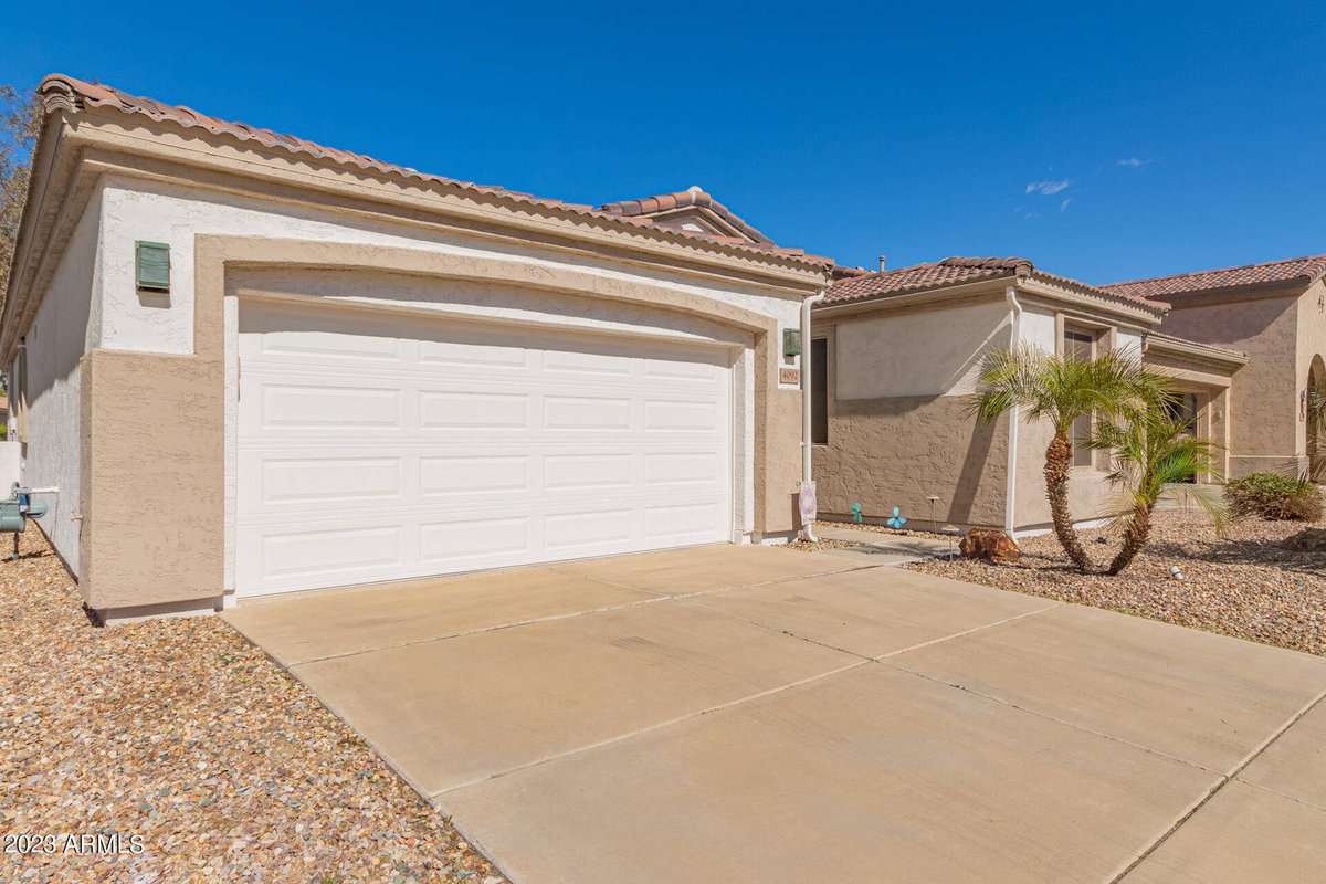 KrysTheRealtor's tweet photo. 4092 E BLUE SPRUCE Lane, Gilbert, AZ 85298 just hit the market!
Take a look at this awesome space: https://t.co/2Wing0mtea https://t.co/pAPxG26Q6x