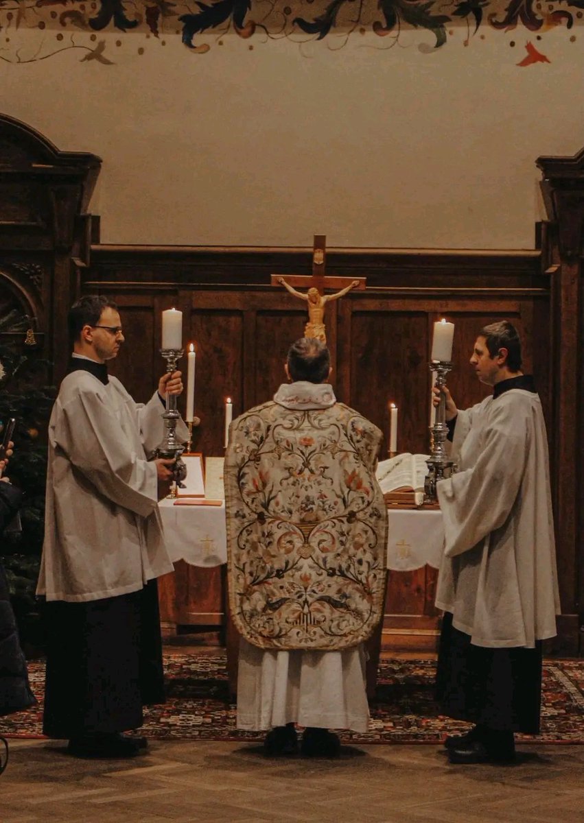 Anton_Hieronym's tweet photo. Dominican rite Mass in Lviv, Ukraine, January 2023 https://t.co/05MwfH0fR8