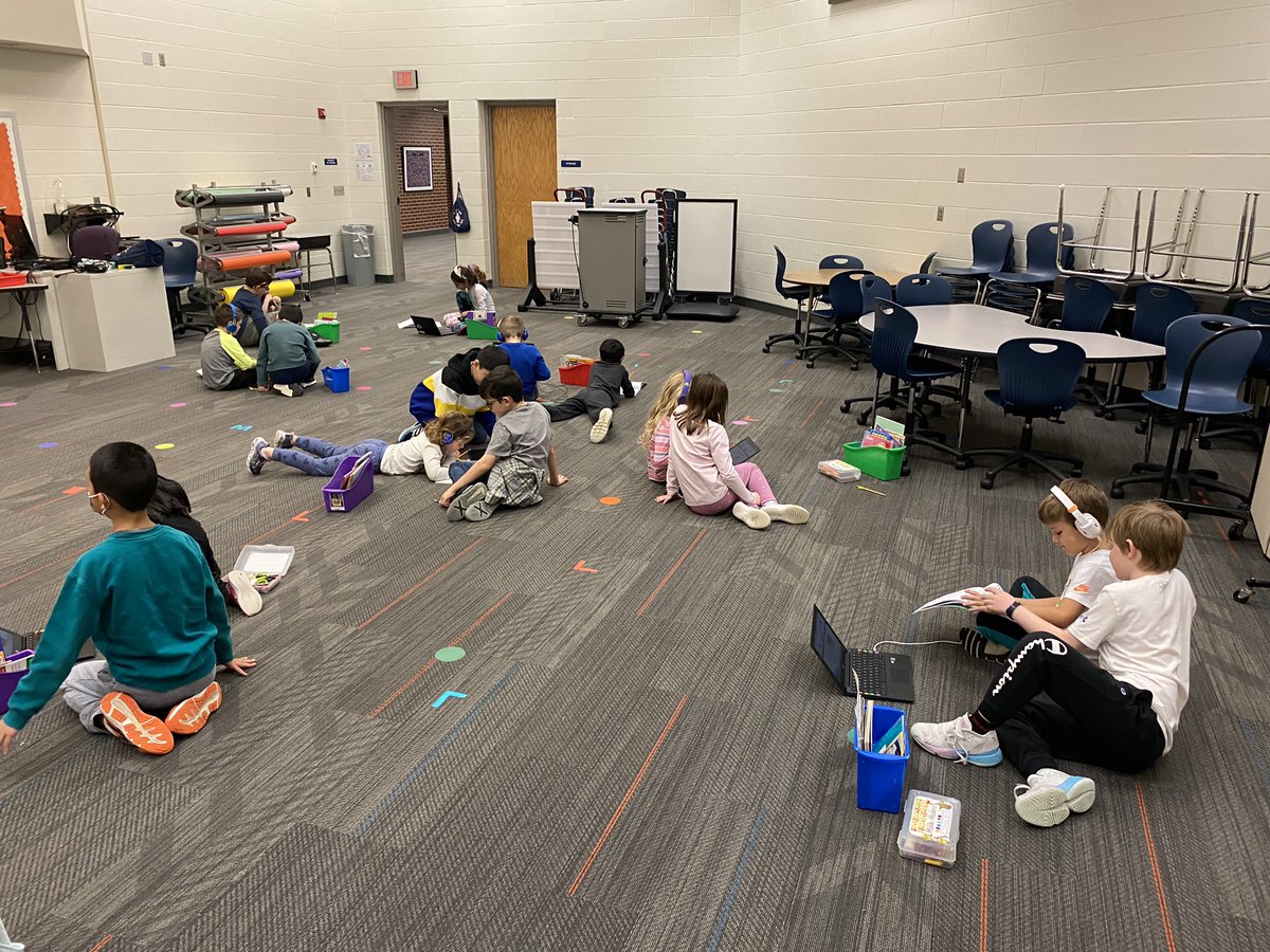 Helping our kindergarten buddies with their polar animal research. <a href="/TowneMeadow/">Towne Meadow</a> <a href="/testerkinders/">Mrs. Tester</a>