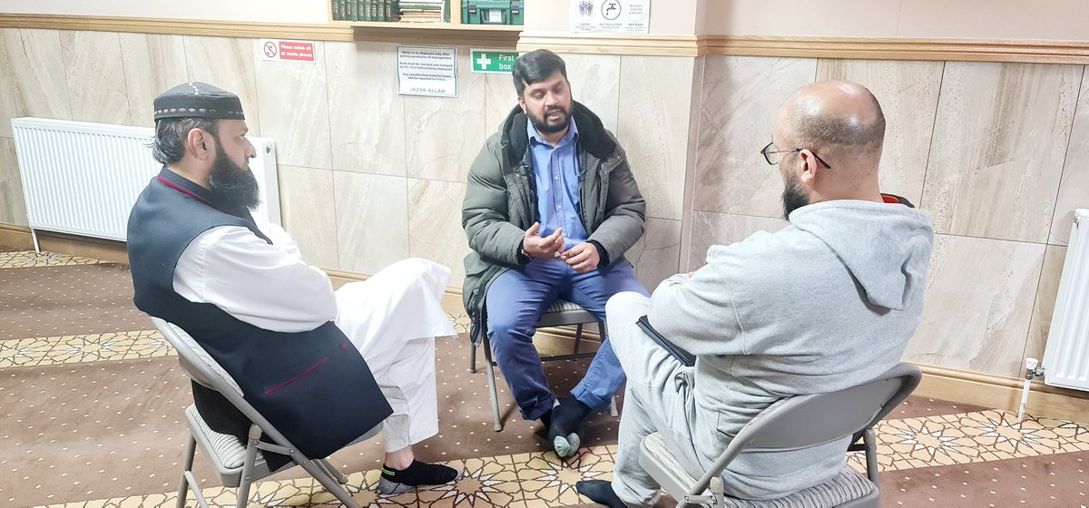 BawaSohail's tweet photo. Amazing session with Faith Officer Tufail Ahmed. Discussed many community issues and how we can work to make this Borough a better place for every community. Officer Tufail wants to work with us as a team. He will be carrying out small talks within our community soon @MPSNewham https://t.co/IbRtMHwSsA