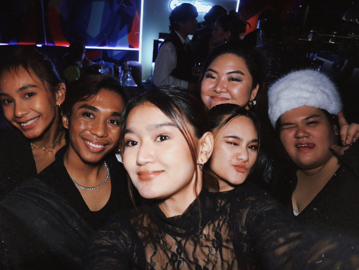 elyseveronika's tweet photo. about last night… #NYLONManilaBBBNight 🥂 https://t.co/PzSDMmhXJw