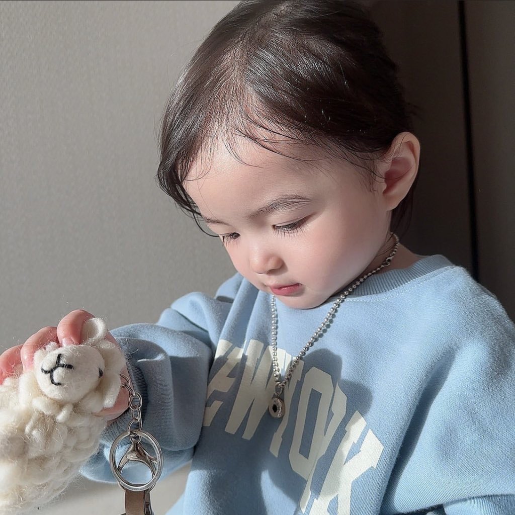 gothpervert's tweet image. ᅟ 
propus uma atividade para a minha pequena, para desenhar o que queria fazer hoje. o que será que ela quis dizer com isso? 
ᅟ