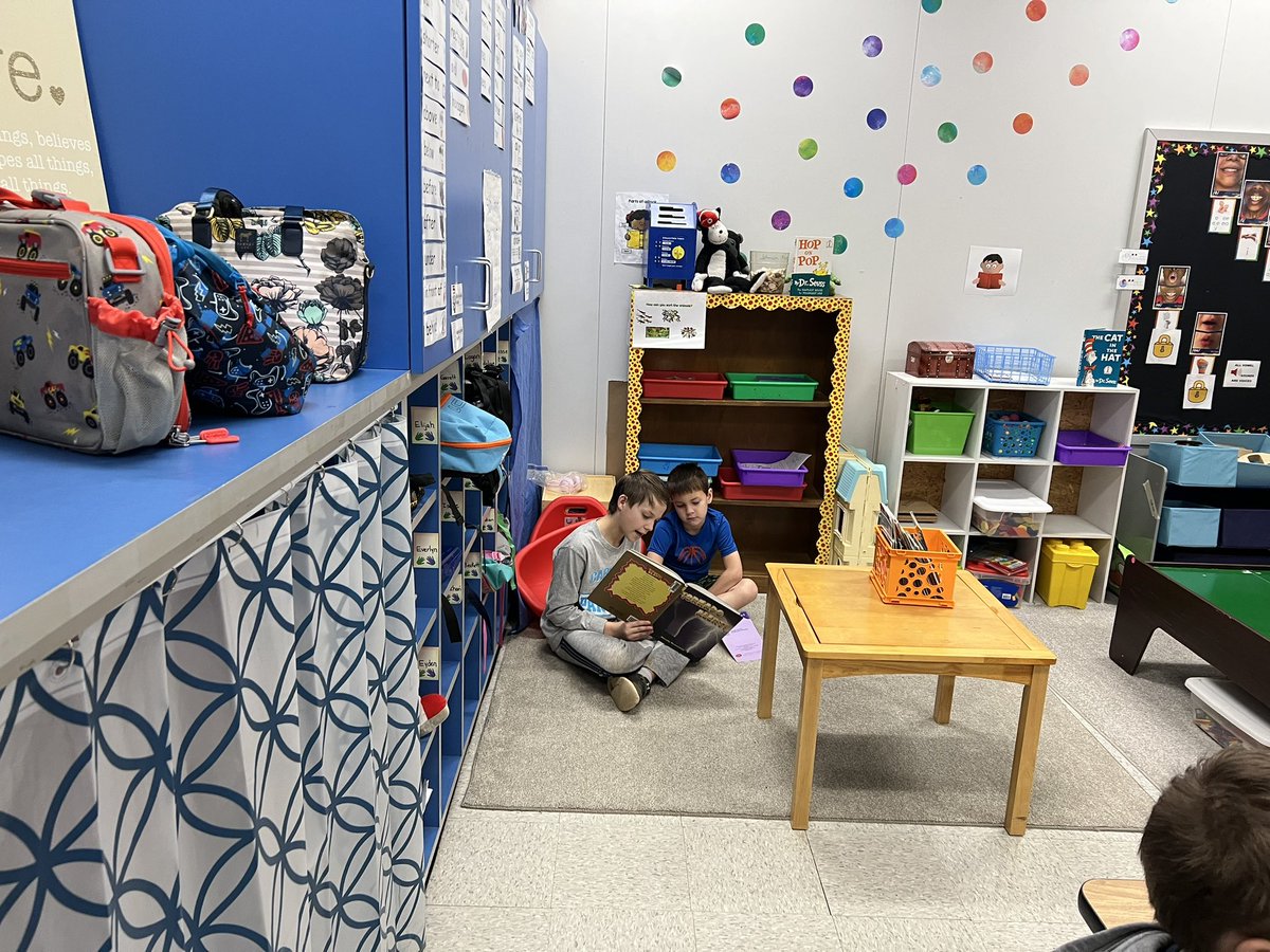 shellhaze's tweet photo. Buddy reading with our 5th grade friends. We loved it❤️❤️ @WilfongBrittany @claremont_elem https://t.co/BQPHpEIfc0
