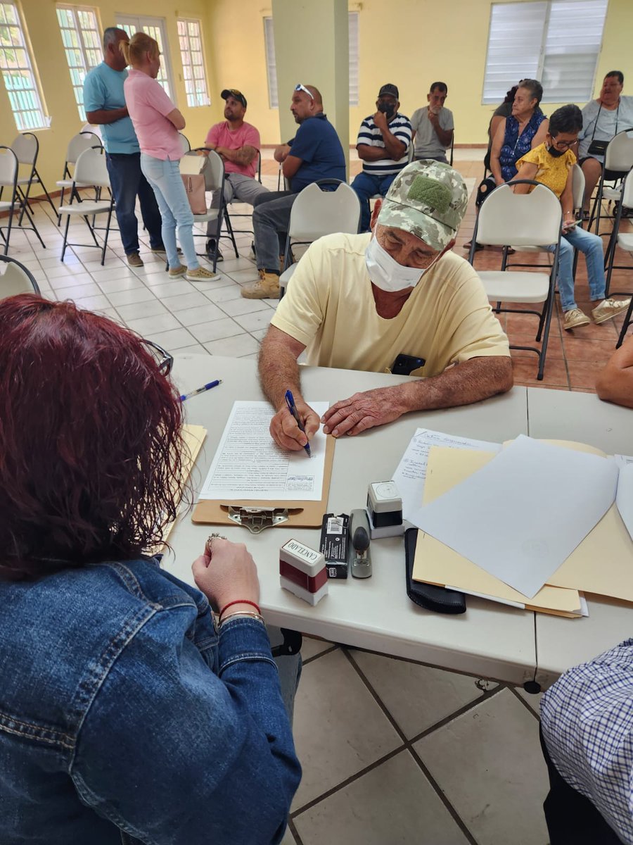 Reconocemos el gran trabajo del equipo legal de Servicios Legales Comunitarios que otorgaron 14 documentos notariales para la protección de la vivienda de familias en la comunidad El Fuig en Guánica.