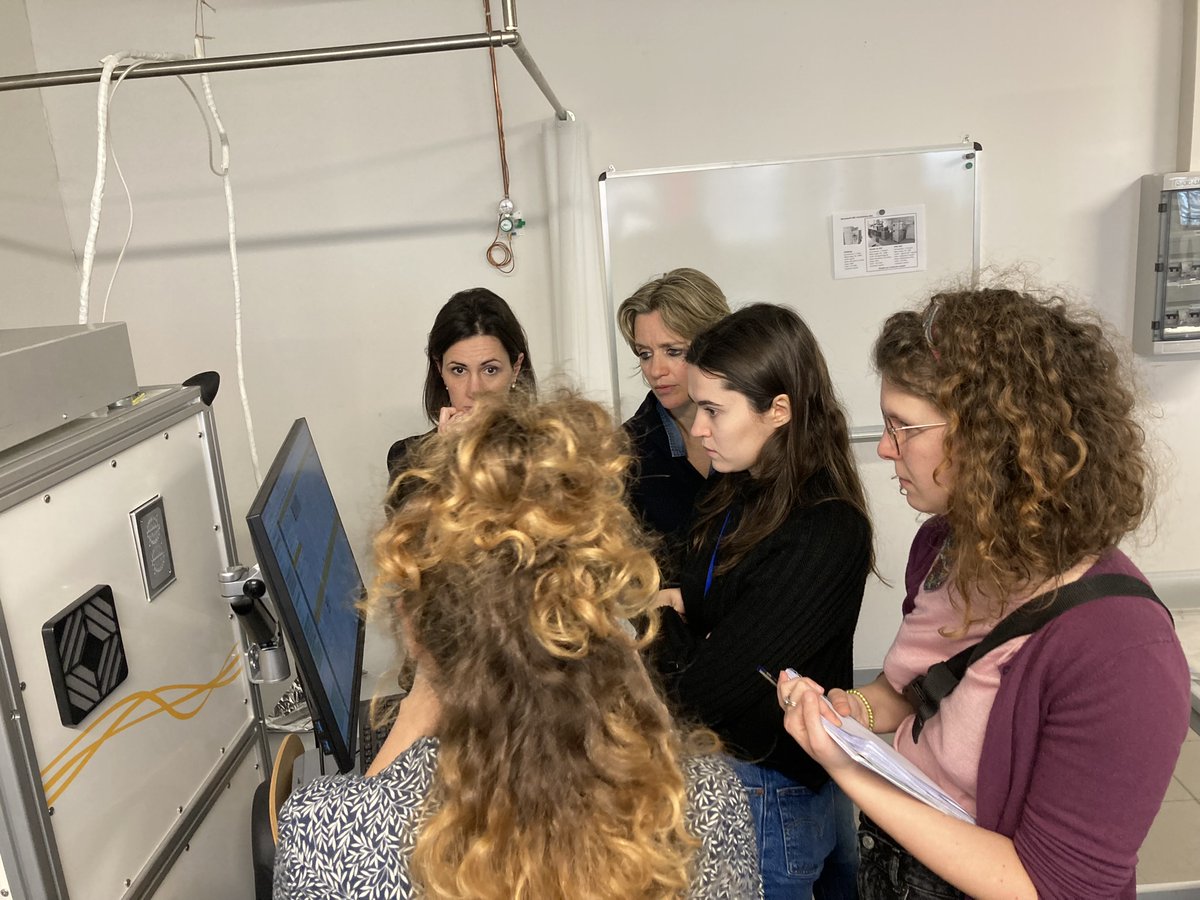 SuPerStArproje2's tweet photo. Green solvent release from spun tissues monitored with PTR-MS at @ChemUniPi 
https://t.co/pGuLUQAm0T 

#StreetArt #cleaning #greensolvent 
@Ciamician_unibo @SilviaPrati2 https://t.co/FSIRKTI2Wi