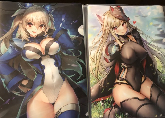 そういえばクリアファイルホルダーが売ってたので買ってみた
ファイルをファイルするって本末転倒だけど、サイズ的に観賞用にぴったりでいいんだよね 