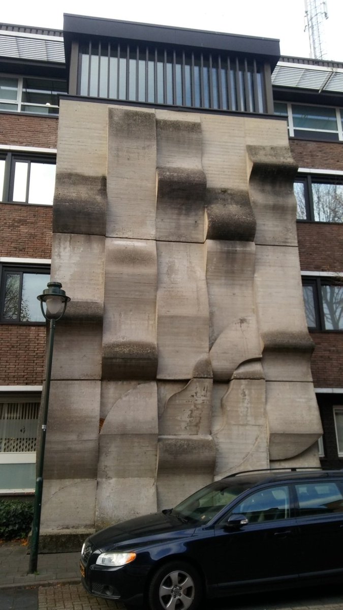 We zijn woest over de voorgenomen vernietiging van dit kunstwerk van Cor Dam. Eerder werd de kunst nog voor veel (gemeenschaps)geld veilig gesteld, maar nu lijkt de deur bij de gemeente <a href="/gemeentehsum/">Gemeente Hilversum</a> ineens dicht. Terwijl er een oplossing lijkt. heemschut.nl/nieuws/actueel…