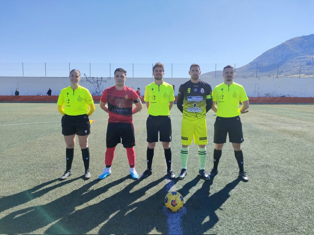 Jodar CF 1-1 AD Mancha Real (Pulpon)

Gran punto fuera de casa en un campo complicado. Marcó Pulpon en jugada ensayada de corner y antes de llegar al descuento empataron los locales con un buen gol de falta.