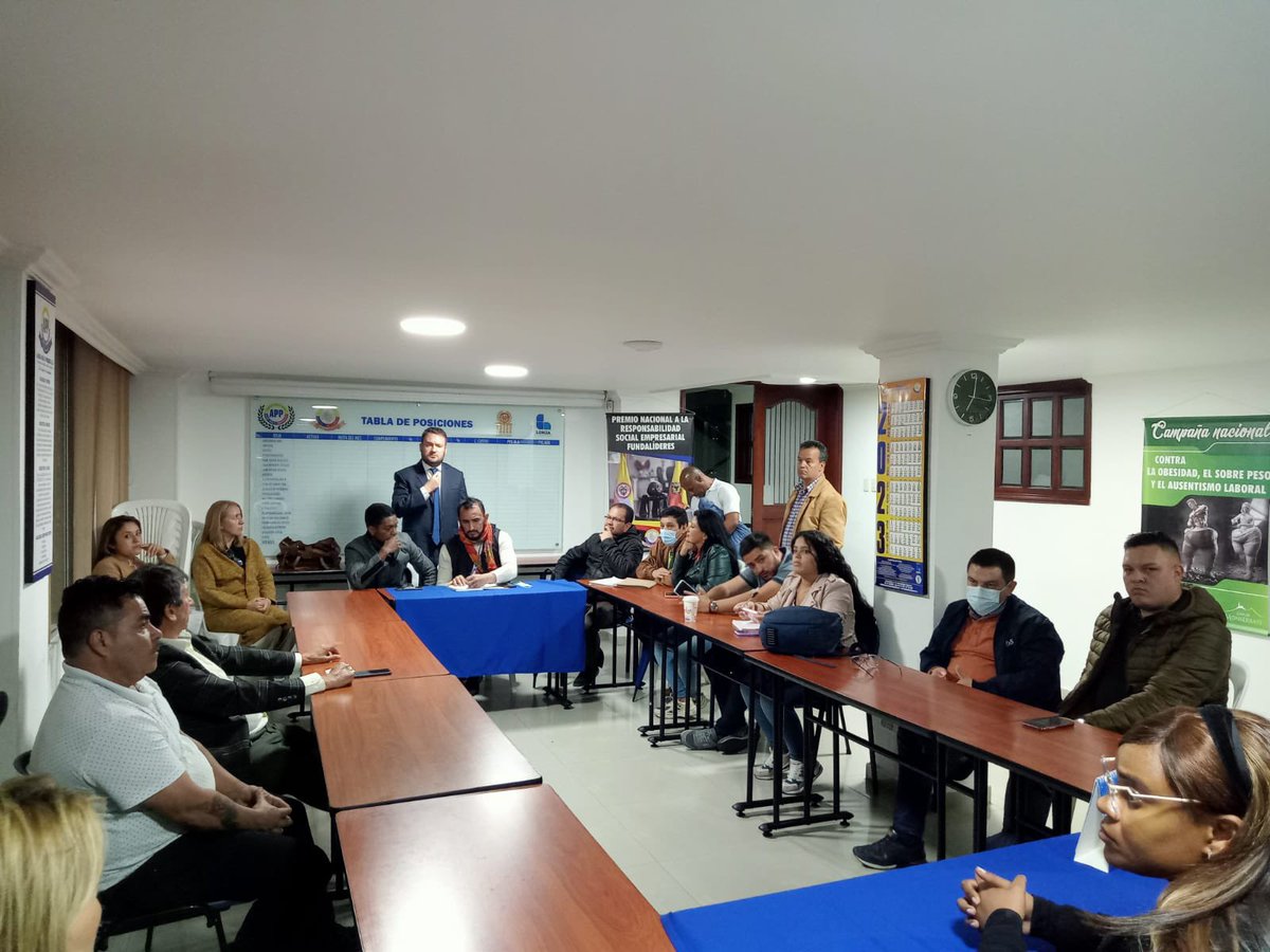 monopardo_'s tweet photo. #FelizMartesATodos familia! Espero este inicio de semana vaya muy bien para todos, les dejo la articulación de la reunión del código colombiano de la mujer, vamos hacia adelante! https://t.co/Ui94Glz1KS