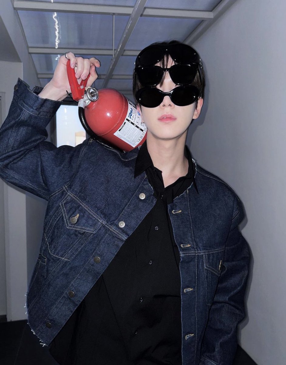 시켜줘, 빵비 명예소방관.