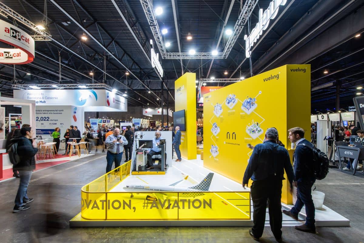 MktInsiderRev's tweet photo. La aerolínea @vueling presenta en el 4FYN, en el marco del Mobile World Congress Barcelona 2023, propuestas para 'volar' entre metaversos. https://t.co/5ynLmcABCu
#MktInsider #marketing #eventosynetworking #MWC2023 #metaverso #aerolíneas #techtrends https://t.co/BmzfVVlcMg
