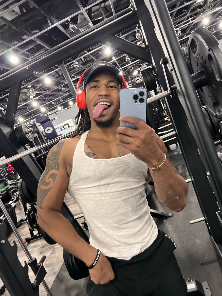 Big Yello🌦️ on Twitter: "RT @Kburg305: Happy Tuesday Tampa What’s