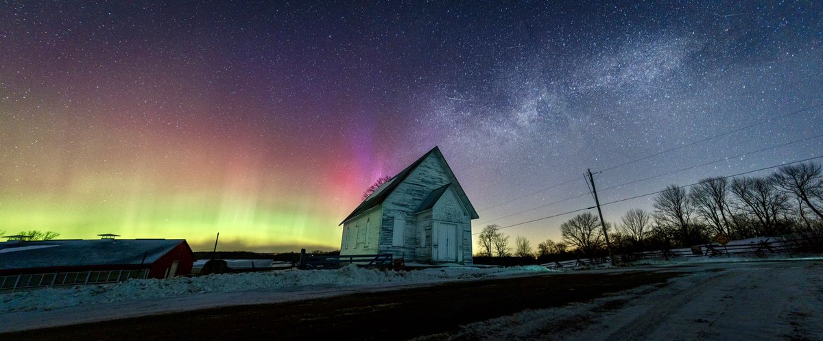 Still feeling those amazing Aurora vibes. I have always wanted to revisit shooting the northern lights at this old church at the Holleford crater site. For those that don’t know, this area is the site of a meteorite impact approximately 550 million years ago. #infrontenac #aurora