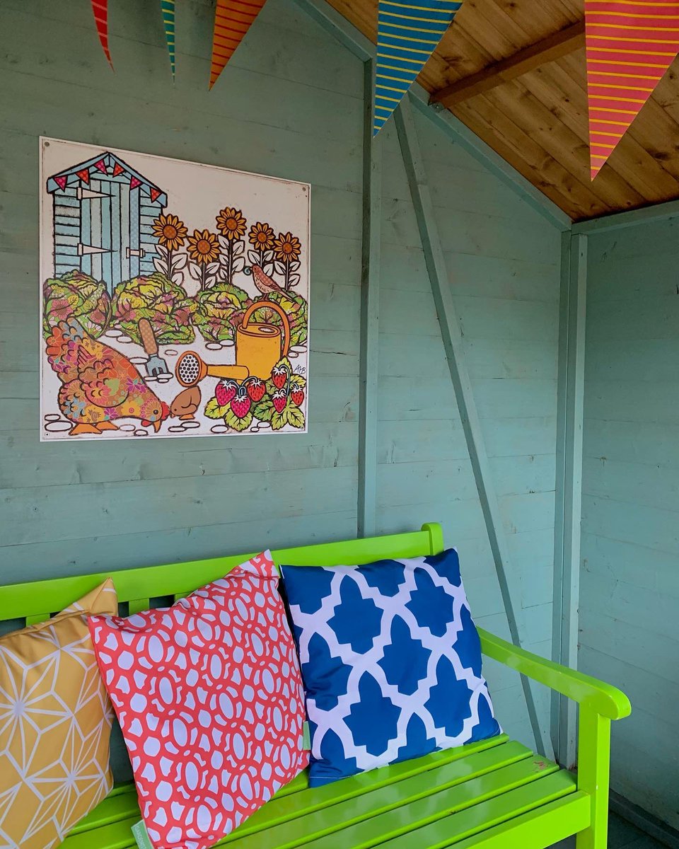 cavickhousefarm's tweet photo. 🎨 Coffee, Cake &amp; Art 🎨

I’ve been busy sprucing up our little cafe sheds &amp; installing more collagraph prints by @Amelia_Bowman 
A little something extra for you to enjoy with your coffee &amp; cake 

#cavickhousefarm #Art #Shed #NorfolkArtist #CoffeeTime #Cafe #Wymondham https://t.co/22ix43AnIX