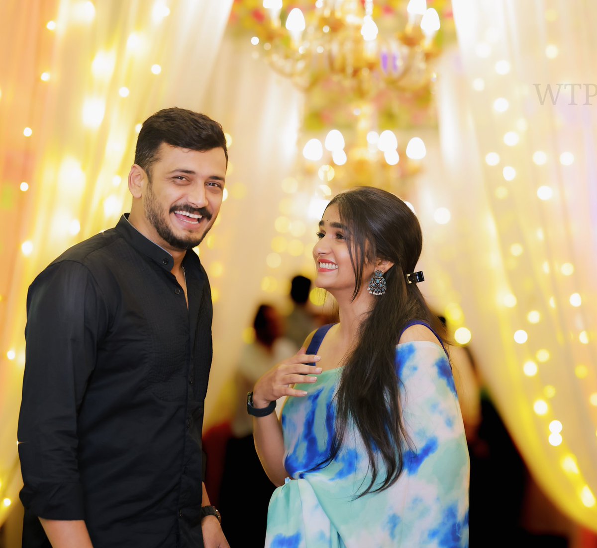 Happy two💃🕺🏻!! ♾♥️

@aravind_kp ✨

💛🖤

#aravindkp #divyauruduga #arviyans