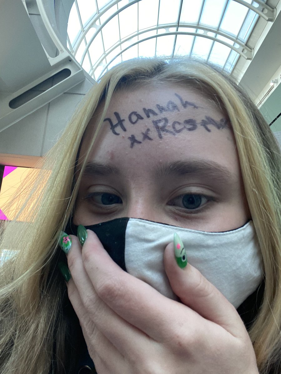 muffinwasfound4's tweet photo. HAPPY BIRTHDAY HANNAH!!! @hannahxxrose your the most amazing person ever and I had such an amazing time meeting you last year. It was like a dream come true!! I hope you have the best birthday ever<3 @hanniexxrose https://t.co/Gru8Z2DevA