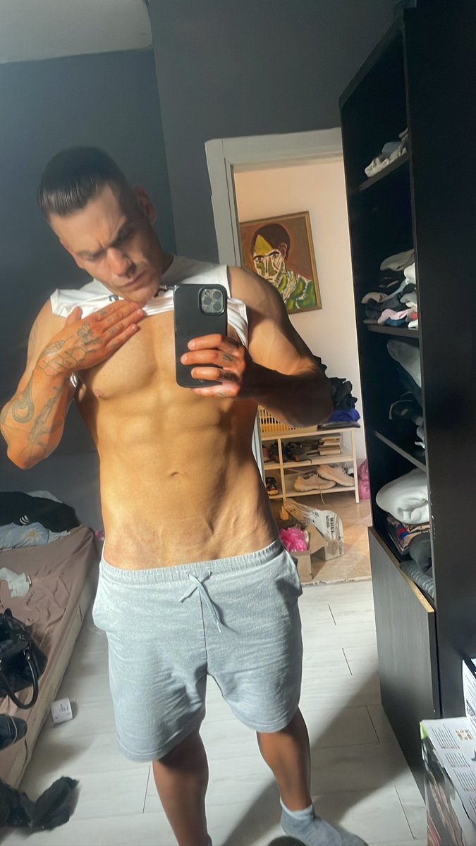 Jeromegabriele0's tweet photo. Retweet if you wish to buy me some protein 🤑🤑🥩
#findom #findommaster #findomslaves #dom #slave #MuscleAlpha #alpha #worshipmyfeet #feetfethish #foot #vascular #musclesirship #SIR #bdsm #cashmaster https://t.co/1vg3h2TD8b