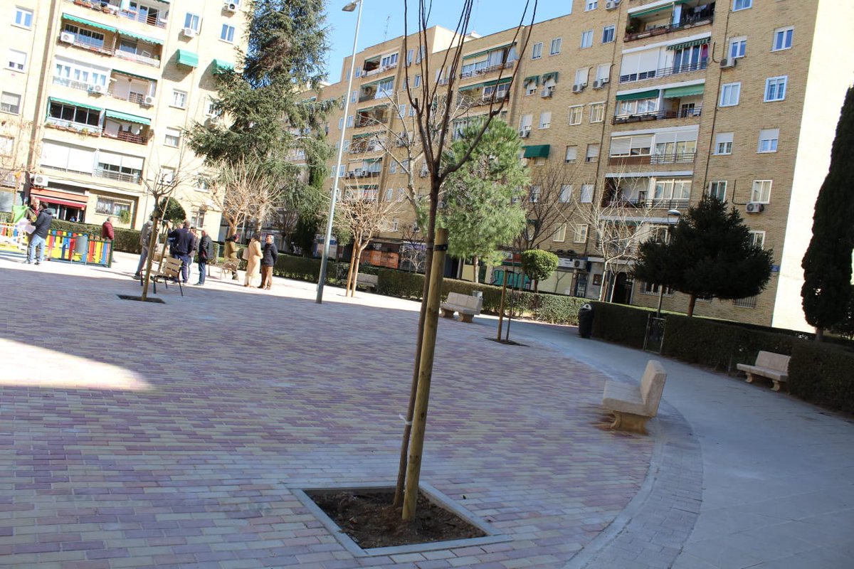 AytoMostoles's tweet photo. Finalizan los trabajos de mejora del parque y la plaza del Barrio Campo de la Virgen de #Móstoles. 
Las obras se han realizado atendiendo a las demandas planteadas por la Asociación de Vecinos Campo de la Virgen y han sido consensuadas con los residentes.
https://t.co/hr1V89zq1i https://t.co/yyPTCxKBBP