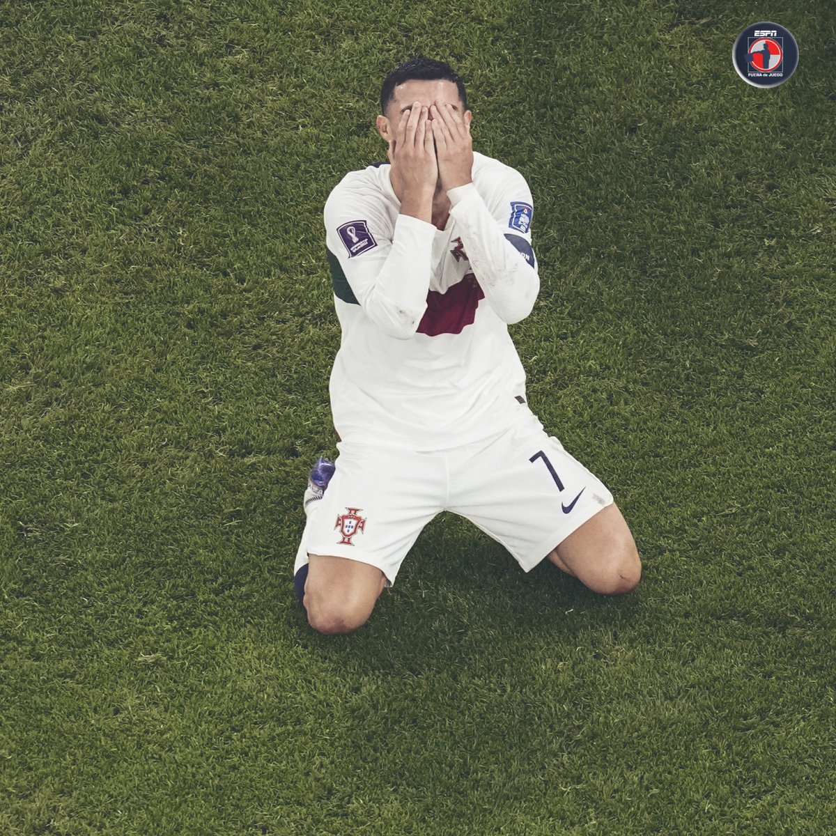 ESPN_FDJ's tweet photo. ❌ 0 votos de periodistas
❌ 0 votos de capitanes
❌ 0 votos de entrenadores

😢 Nadie votó por Crisitano Ronaldo en los premios #TheBest 

https://t.co/v9lxbCigH8 https://t.co/GYzfqyzgTE