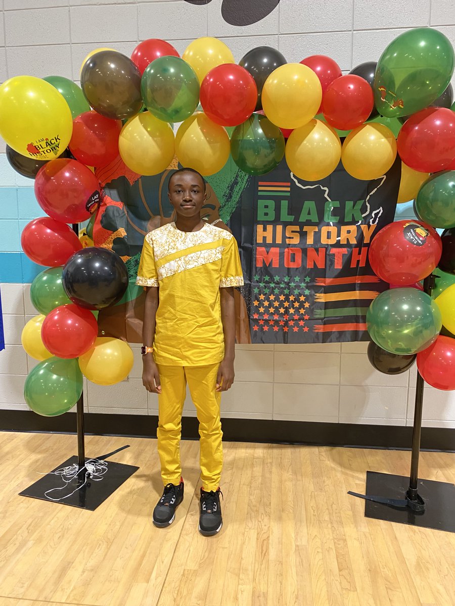 MrsLP_tce's tweet photo. TCE is celebrating diversity with our friends from Togo, Cameroon, and Cote d'Ivoire. #ITeachESOL #OneWorld https://t.co/9Utlwj6w2w