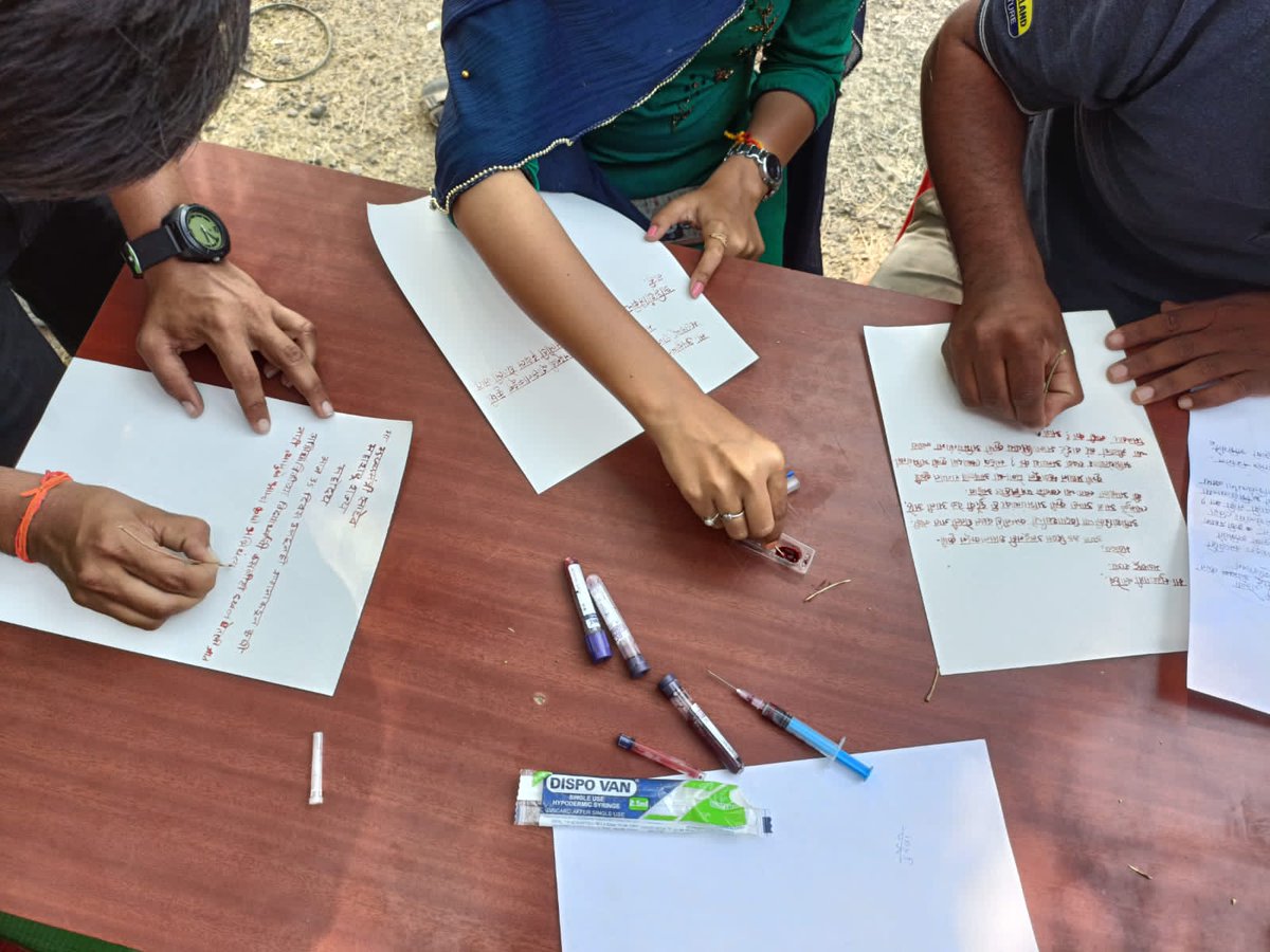 NEYU4INDIA's tweet photo. Agricultural engineering students of all four agricultural universities of the Maharashtra have been on hunger strike for the past 34 days and writing letter from their blood. Their demand is establishment of a separate directorate of agriculture.

#JusticeForAgrilEngg
@PMOIndia https://t.co/dJ4oVXfaXL