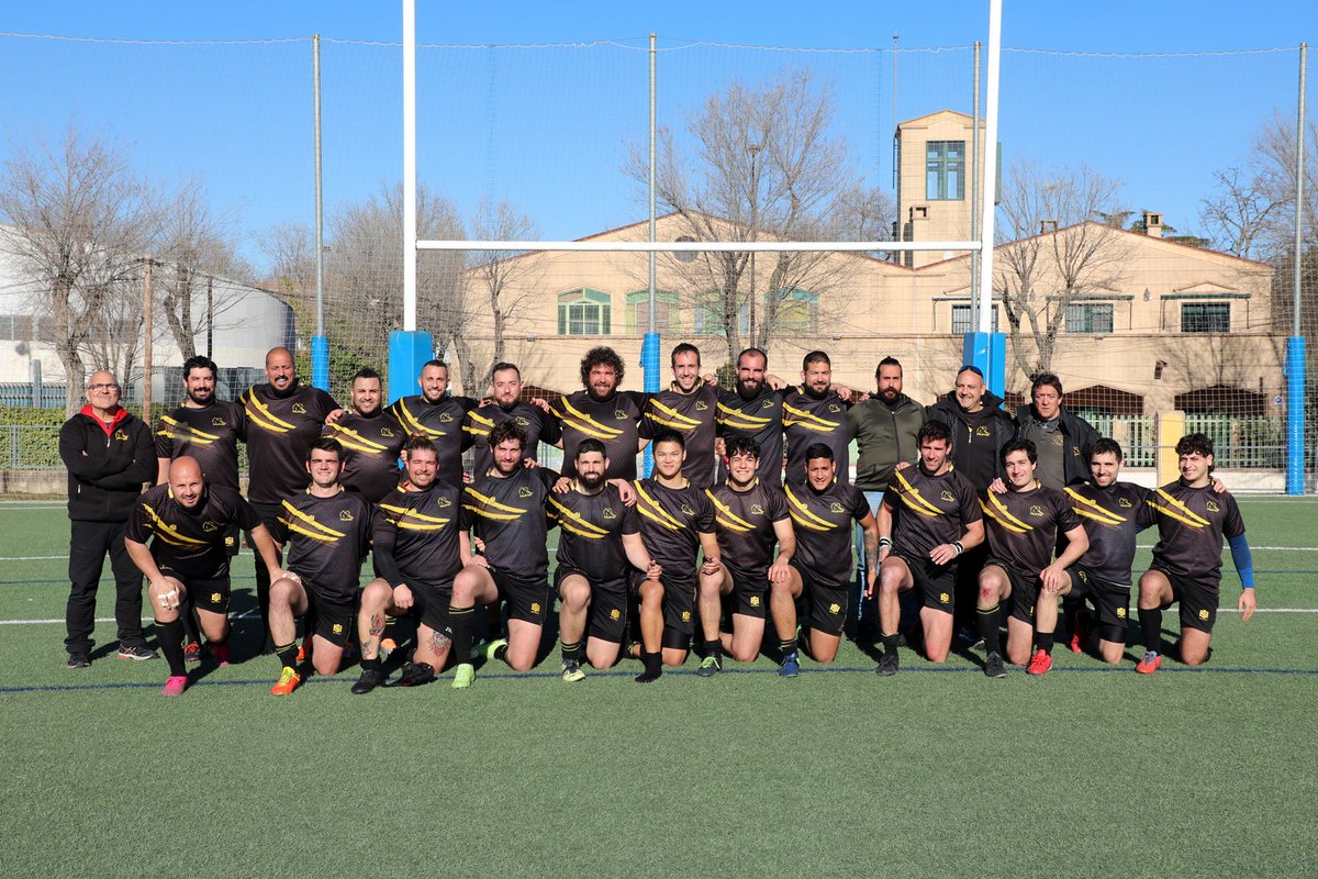 filo_rugby_2019's tweet photo. #FiloJORNADA / #FiloMASC se impuso frente a ARU B con arrojo e imaginación, respondiendo positivamente a los cambios que el cuerpo técnico está probando en la alineación. 

Se vio más equipo y menos individualidades para el deleite de la grada.

@DeporteGetafe 

#AúpaFilo https://t.co/uhCBK9umkL