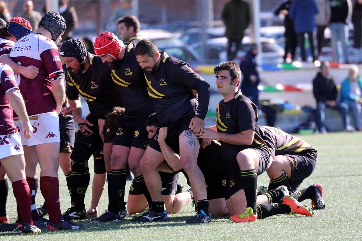 filo_rugby_2019's tweet photo. #FiloJORNADA / #FiloMASC se impuso frente a ARU B con arrojo e imaginación, respondiendo positivamente a los cambios que el cuerpo técnico está probando en la alineación. 

Se vio más equipo y menos individualidades para el deleite de la grada.

@DeporteGetafe 

#AúpaFilo https://t.co/uhCBK9umkL