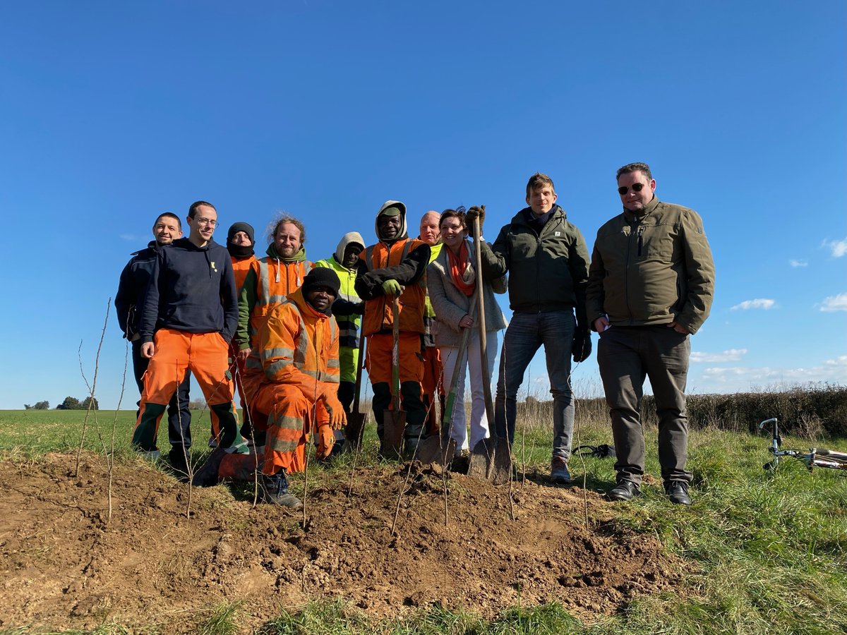 Lennik plant één kilometer haag aan ringtv.be/nieuws/lennik-…
#RINGtv