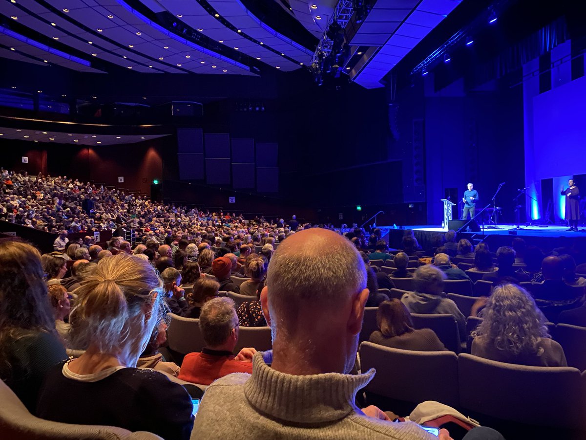 A joy to be back at Harrogate for the New Wine Leaders Conference. Here’s <a href="/paulharcourt/">Paul Harcourt</a> delivering his first keynote to the nearly 1800 delegates!
#Harrogate #nwlc #NewWine #GodIsHere
@NewWineLeadNet <a href="/NewWineEngland/">New Wine</a>