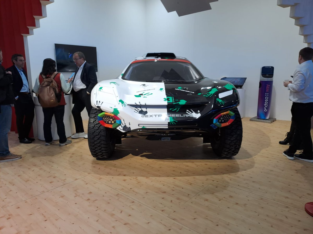 alvac's tweet photo. En @alvac estamos emocionados por el futuro de la conducción y la tecnología que lo hace posible. En la #MWC2023 estamos presenciando las últimas soluciones y avances en el campo de la movilidad inteligente. ¡Únete a nosotros para ver el futuro hoy! #Alvac #ConducciónInteligente https://t.co/JjrdCAnCDc