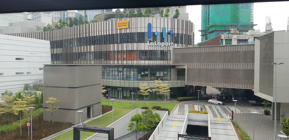 LoshadSpaceport's tweet image. TIL I can reach #Lalaport from #PavilionKL just by using the green #monorail line

#kualalumpur #visitmalaysia #pudu #malaysia #photography