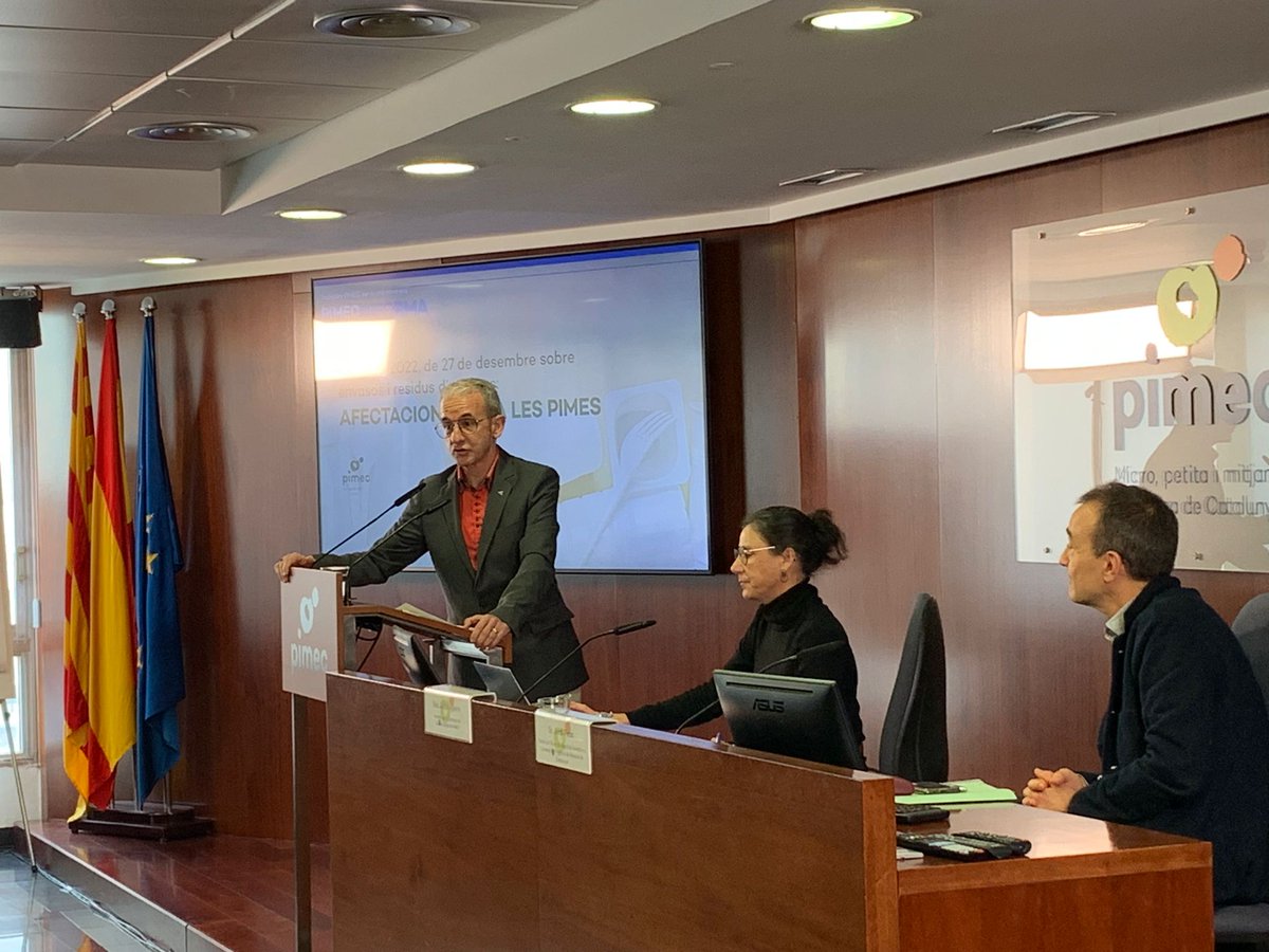 JosepGinesta's tweet photo. Les administracions han de ser sensibles als canvis que produeix la nova normativa sobre envasos i residus d’envasos, perquè promou un canvi d’hàbits que va mes enllà de la responsabilitat dels empresaris i empresàries. 
#PIMECInforma @PIMEC https://t.co/CDGqcHrfxh