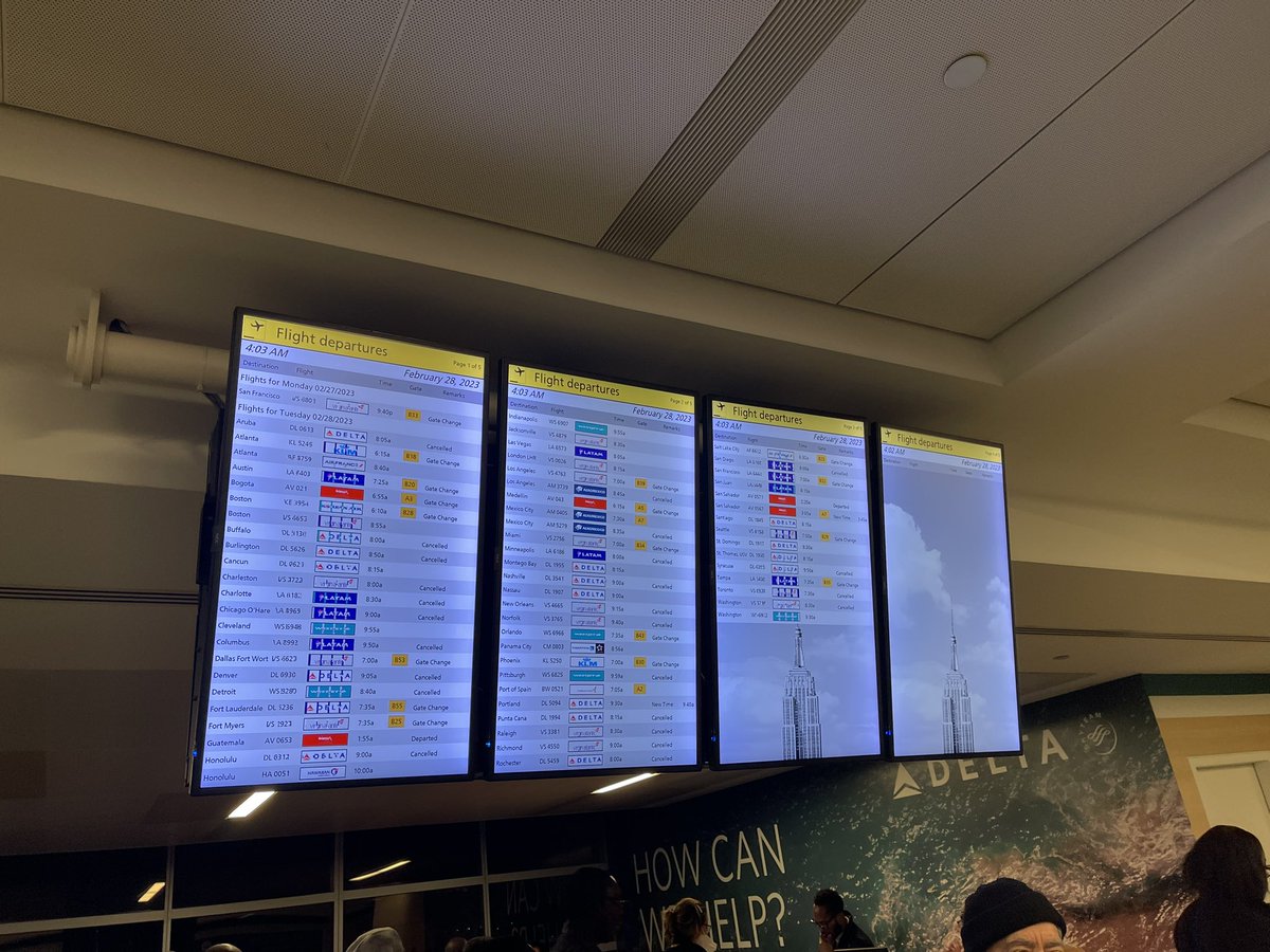 LoyanneC's tweet photo. @JFKairport @Delta Flight rescheduled 5 times, 2 hours waiting in the departure room, 3 hours waiting inside the plane on the tarmac. https://t.co/673WTKbDNw