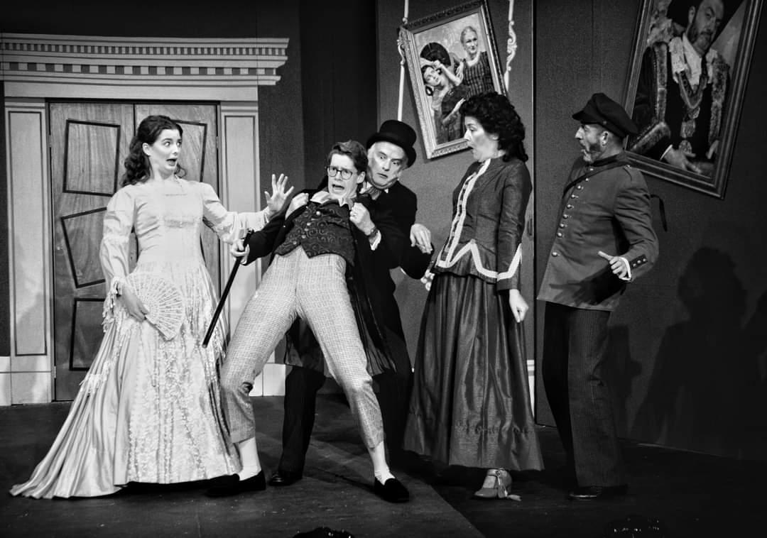 EM_Theatre's tweet photo. @LMTheatre 4* review #TheGovermentInspector https://t.co/nQWpMjOVxl The ensemble are very well directed by @MLewisHunt and all show a disciplined dedication to the cartoon-like way of presenting their characters and situations... some stand-out performances... @whatsonnotts https://t.co/QxKDtGKlFY