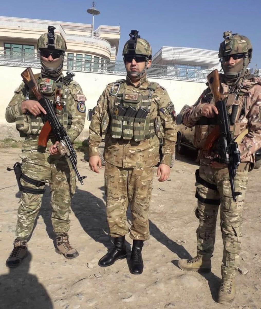 GardBano's tweet photo. سرباز را نه به ذهنتان بسپارید نه دل…
به خدا بسپاریدش که سرباز جز خدا کسی ندارد… https://t.co/razRVnnPWO
