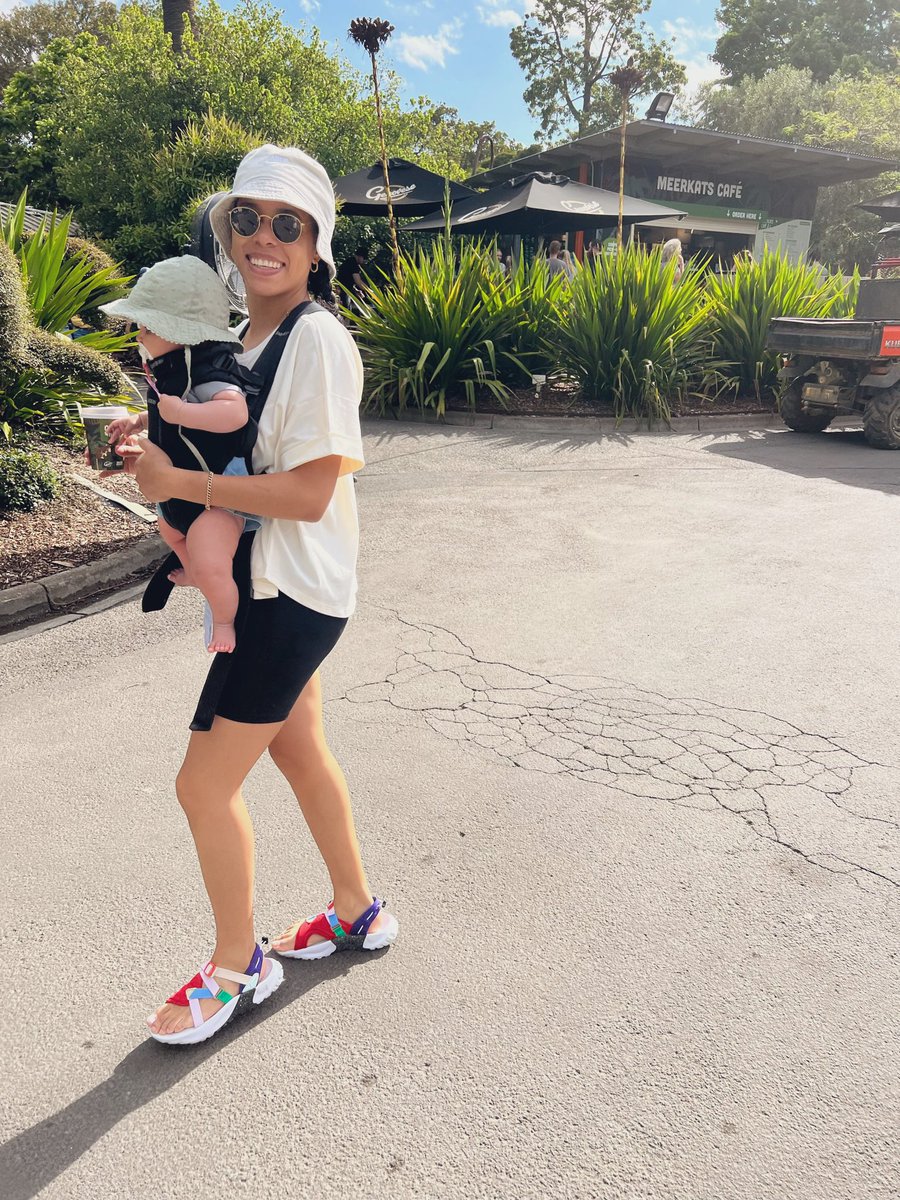 DAHMOEE's tweet photo. My Lainey bug 🐞
I really love this mom thing. https://t.co/azipNi9Ecu
