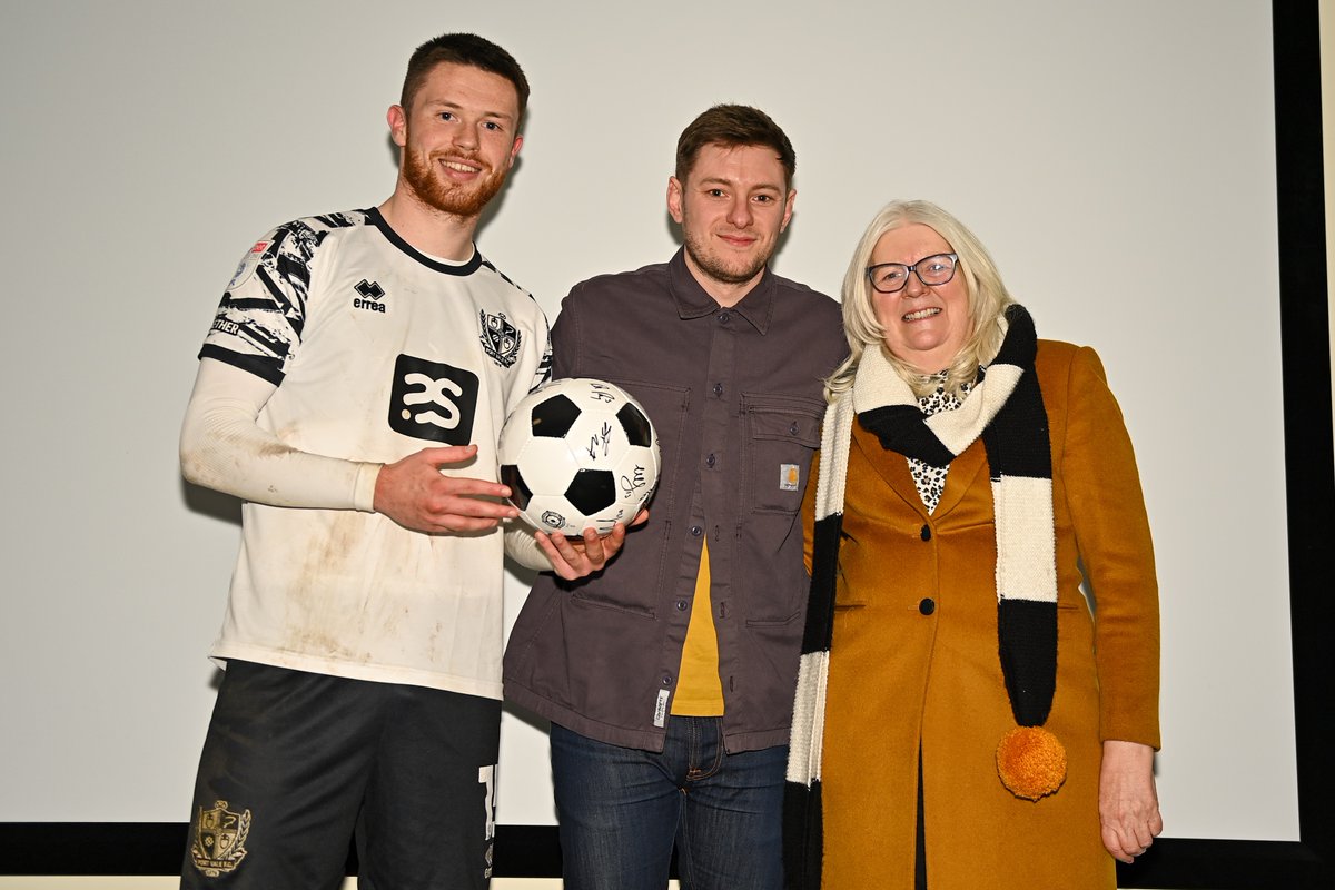 SafetyFirstUK's tweet image. Match Ball Sponsors - Official Pics are back from @OfficialPVFC 

Our Directors Will and Andy on the pitch, and Will with Man of the Match Will Forrester and club owner Carol Shanahan. Absolutely fantastic day! 

#SafetyFirst #portvale #matchballsponsors